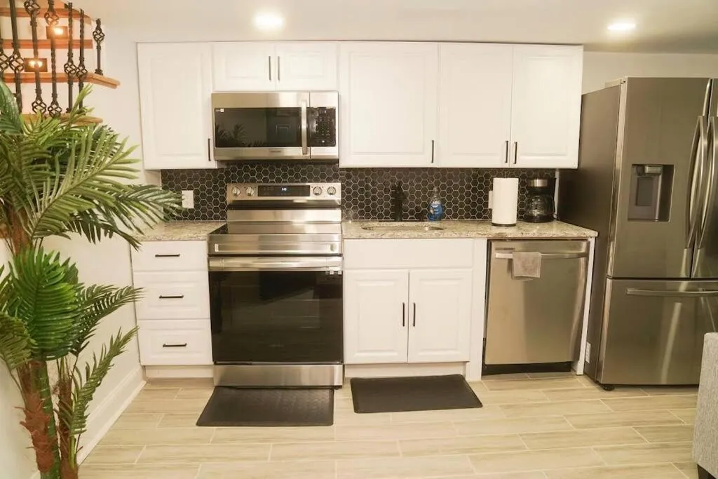 Image of 1 Bed 1 Bath Suite