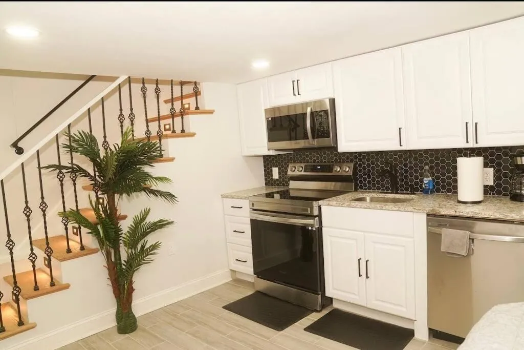 Image 1 of 1 Bed 1 Bath Suite