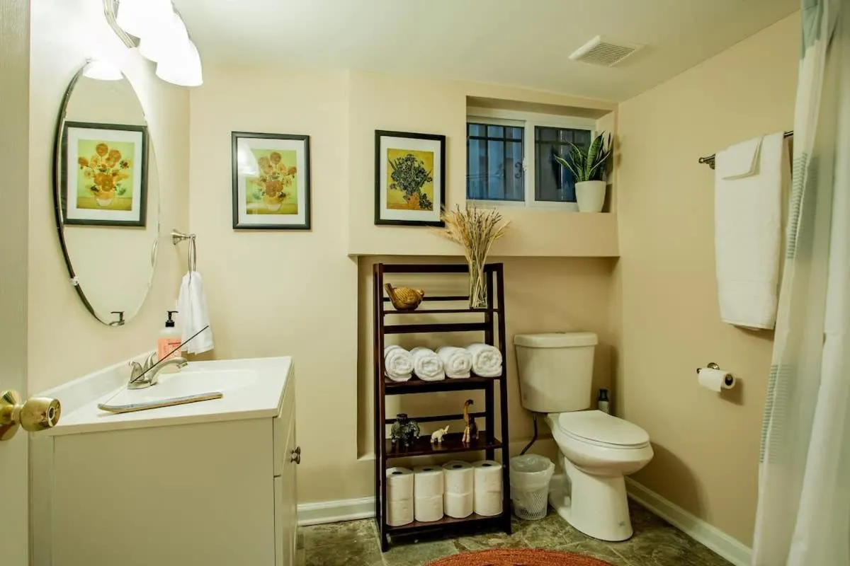 Image 2 of 2-BR City Retreat Peace Privacy & Parking