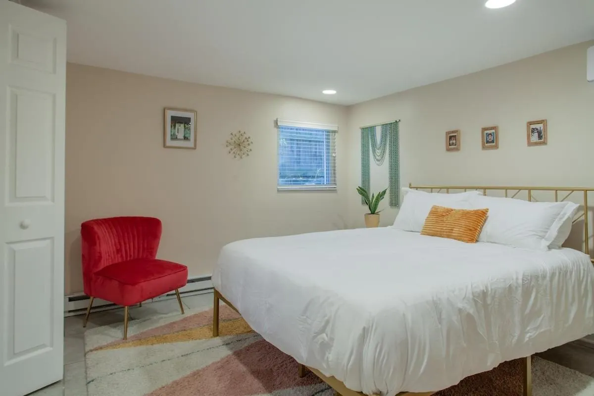 Image 6 of 2-BR City Retreat Peace Privacy & Parking