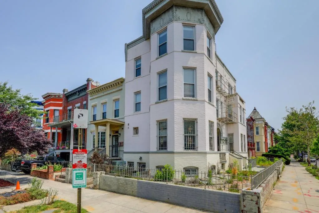 Image of 2 Mi to Natl Mall WFH-Friendly DC Townhome