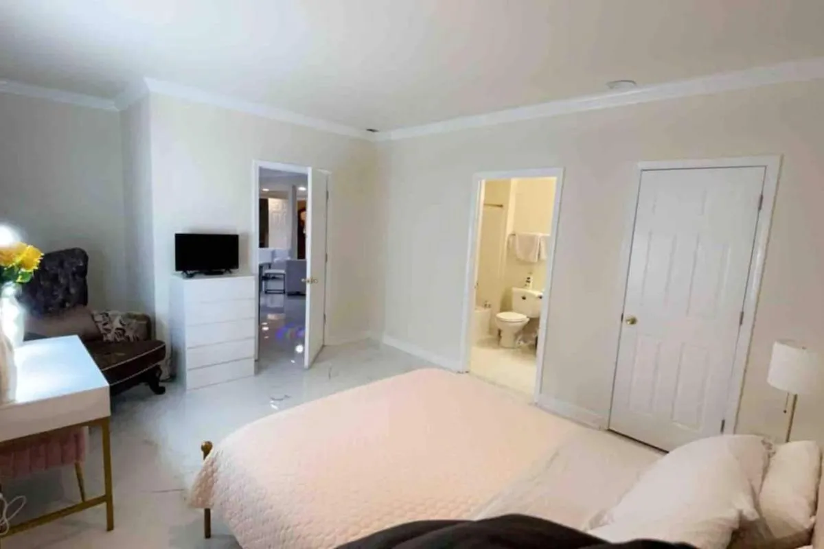 Image 5 of 372 Luxurious 3BR Home
