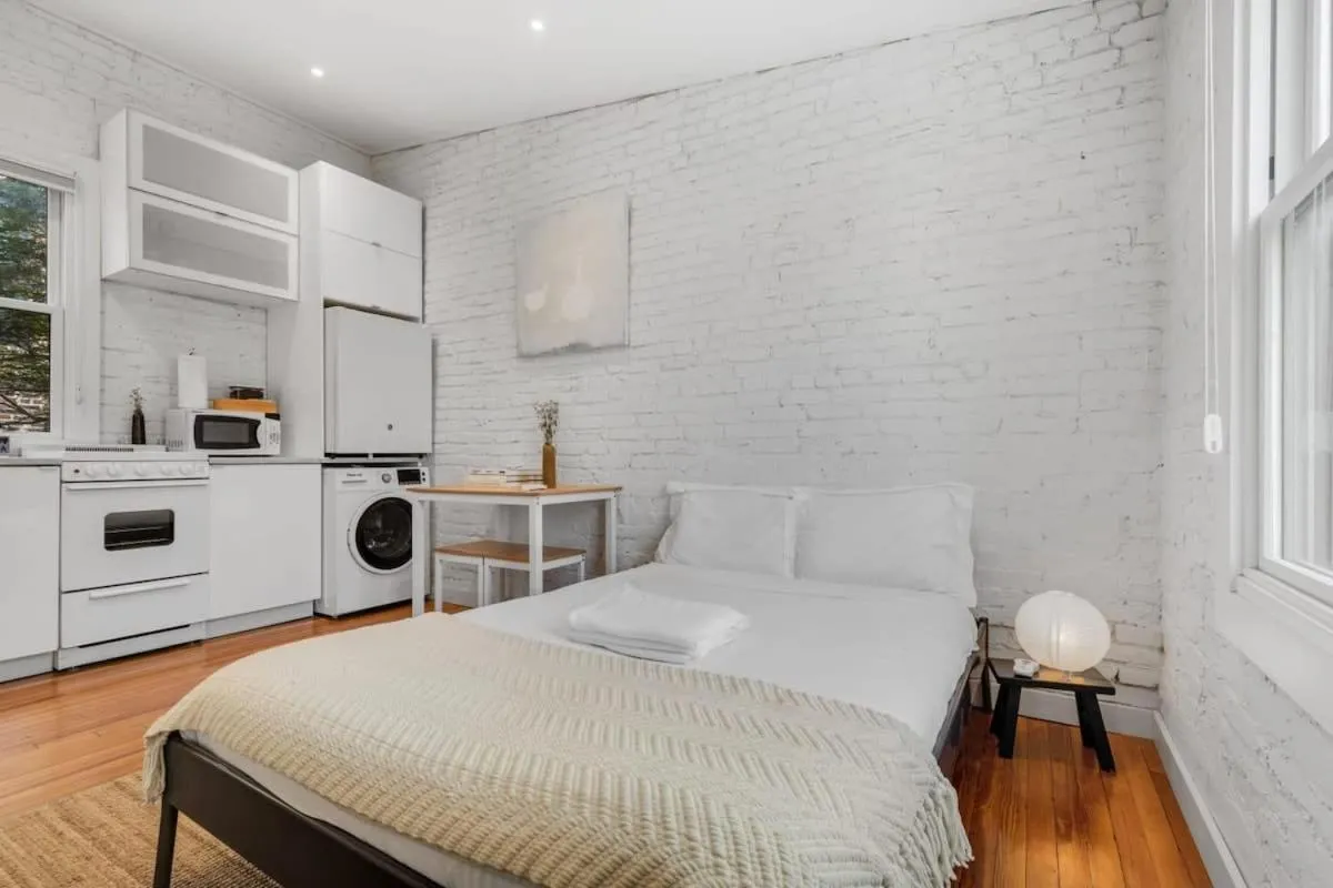 Image 3 of Adorable Studio Space in Private Carriage House