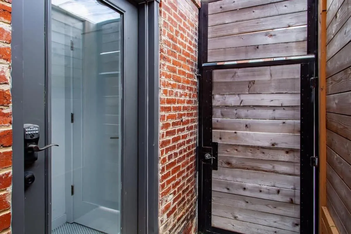 Image 5 of Adorable Studio Space in Private Carriage House