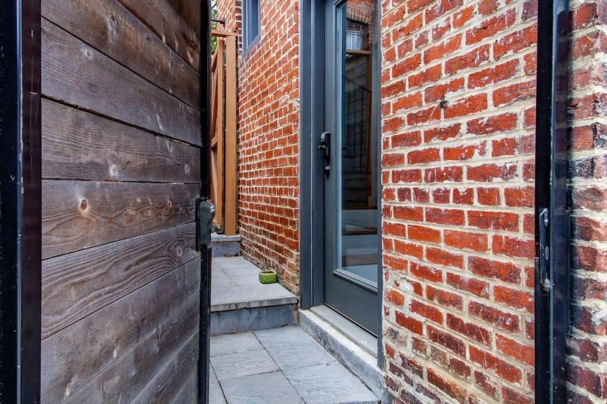 Image 4 of Adorable Studio Space in Private Carriage House