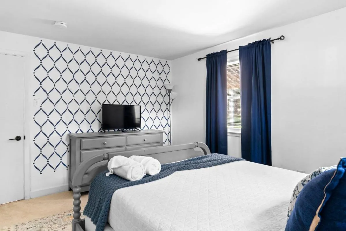 Image 1 of Alexandria VA, Washington DC Home away from home