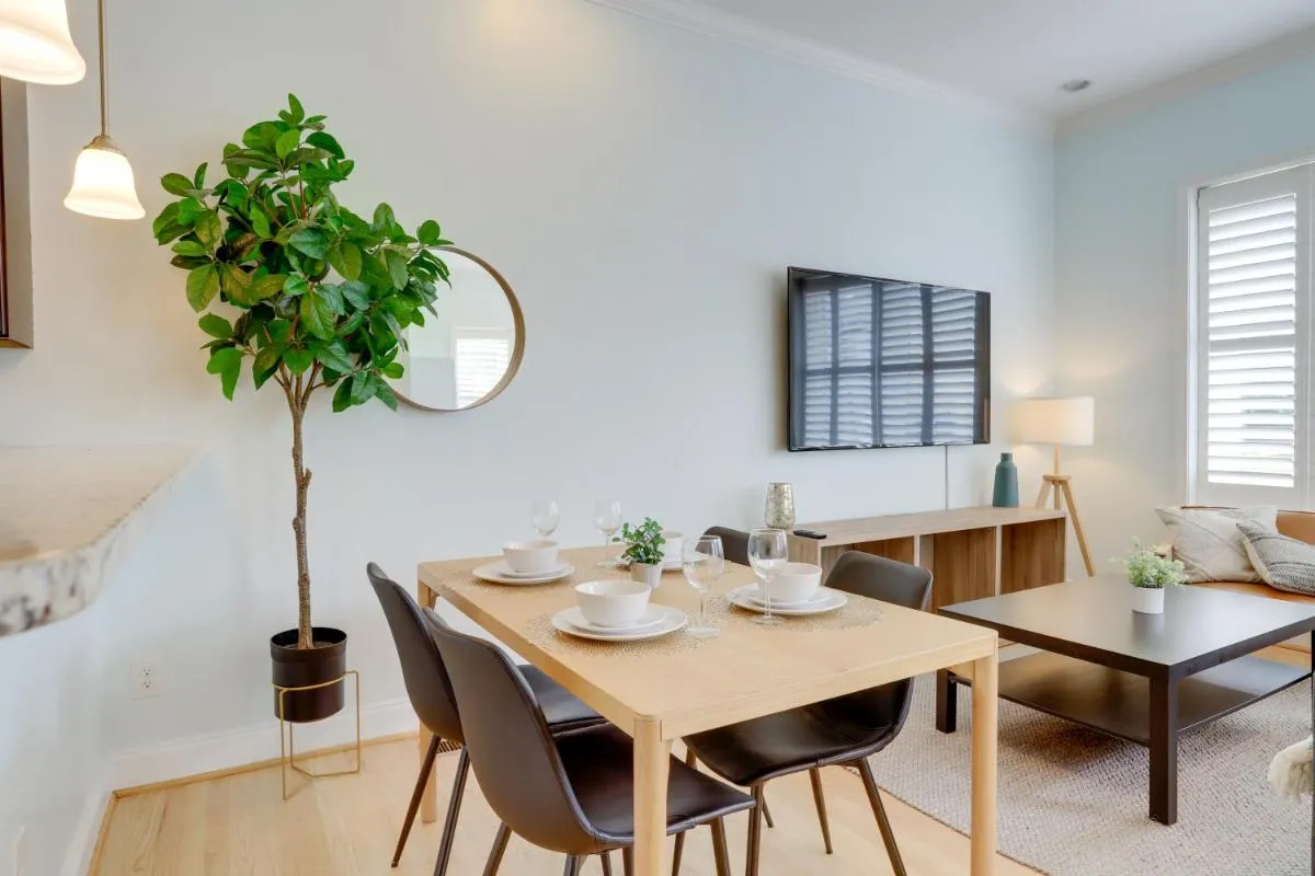 Image 3 of Amazing 1 BR Apartment 5 min from Waterfront Park