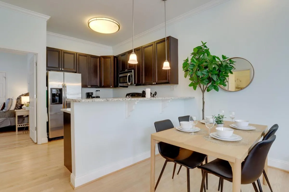 Image 4 of Amazing 1 BR Apartment 5 min from Waterfront Park