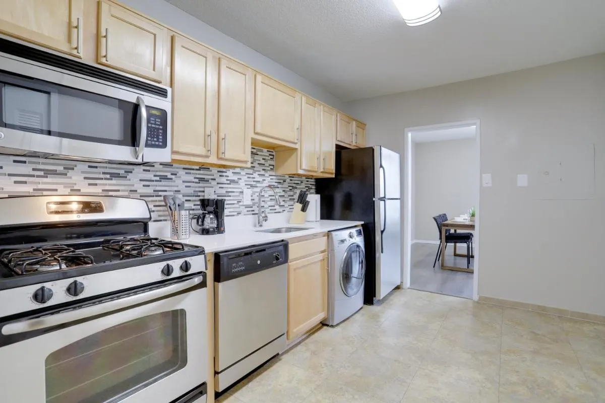 Image 3 of Amazing 1BR Apartment at Crystal City With Gym
