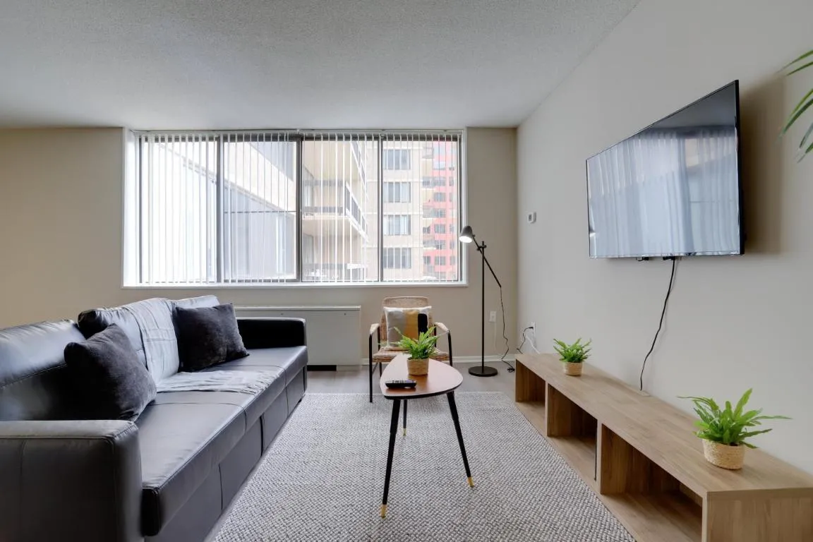 Image of Amazing 1BR Apartment at Crystal City With Gym