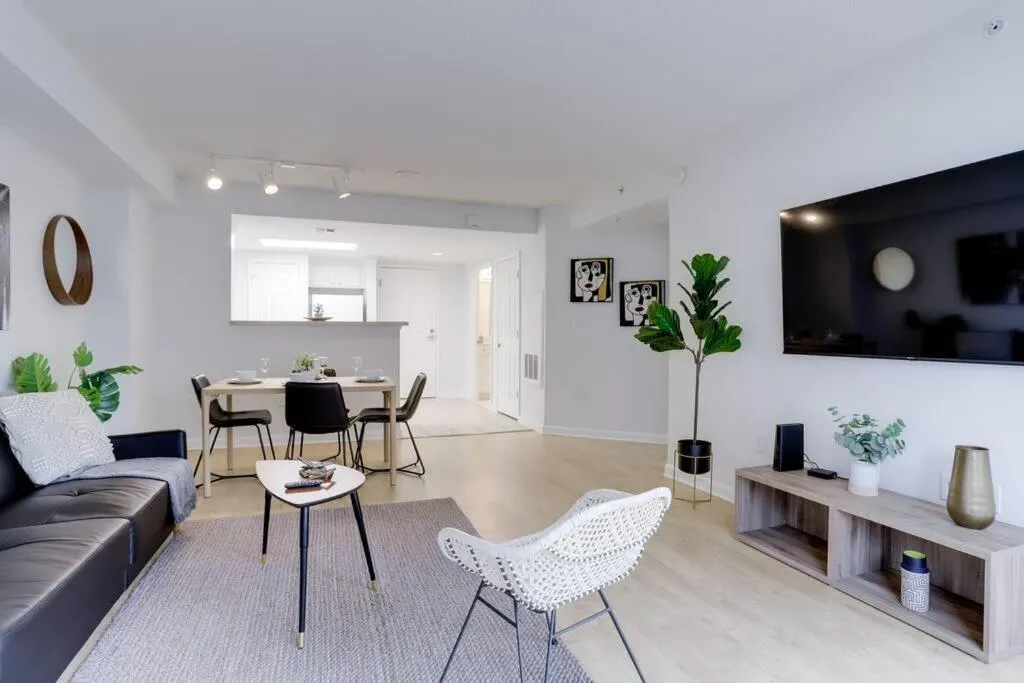 Image of Amazing 1 Bedroom Condo At Ballston place with Gym