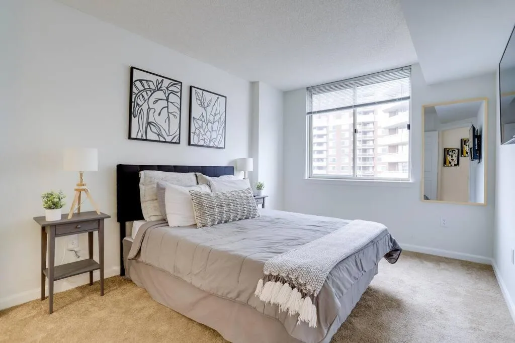 Image 1 of Amazing 1 Bedroom Condo At Ballston place with Gym