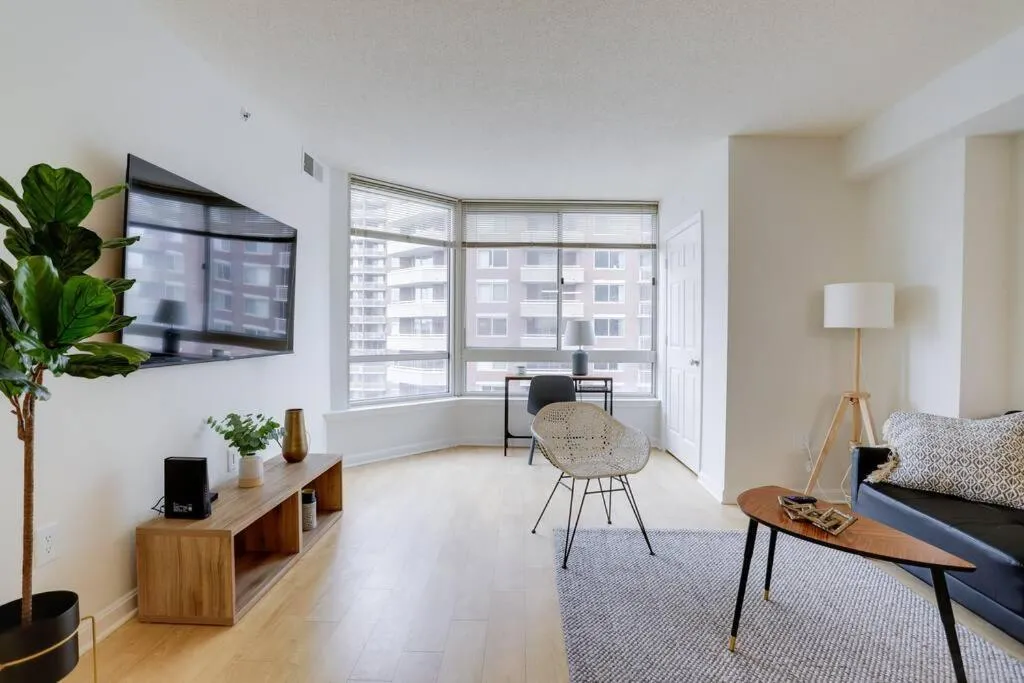 Image 5 of Amazing 1 Bedroom Condo At Ballston place with Gym