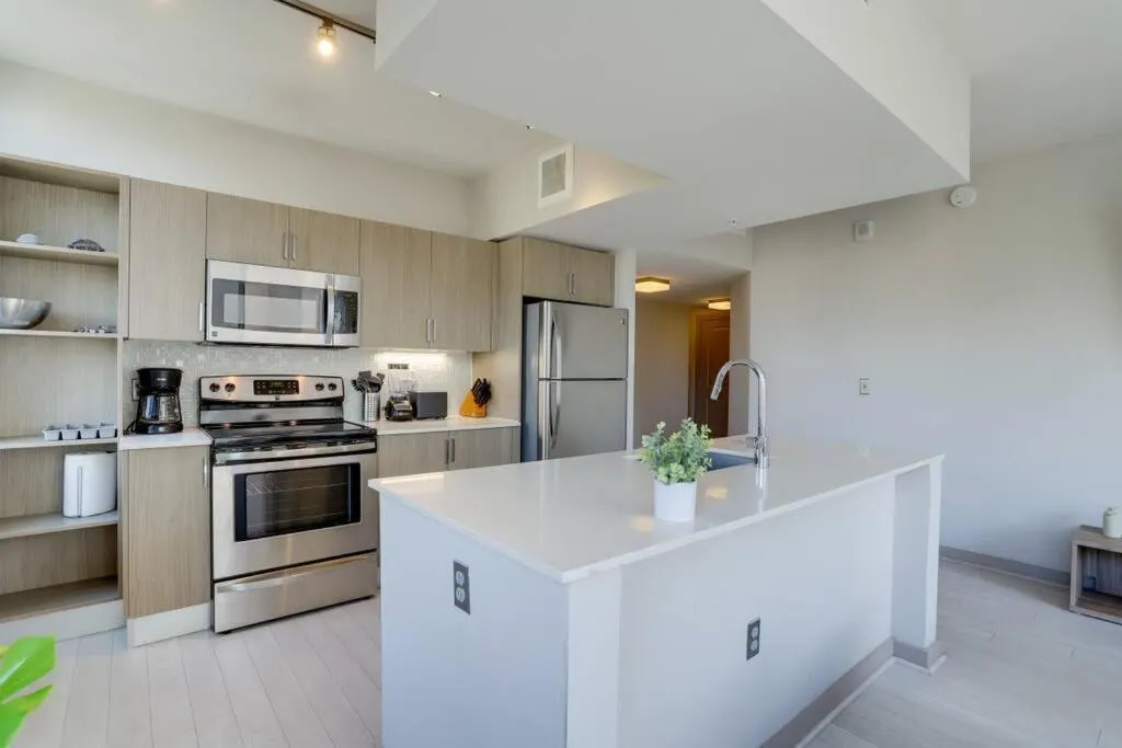 Image 5 of Amazing 2BR Apartment at Crystal City