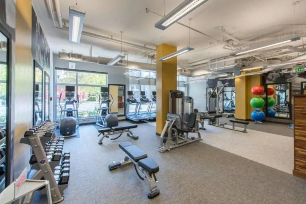 Image 6 of Amazing 2BR Apartment at Crystal City