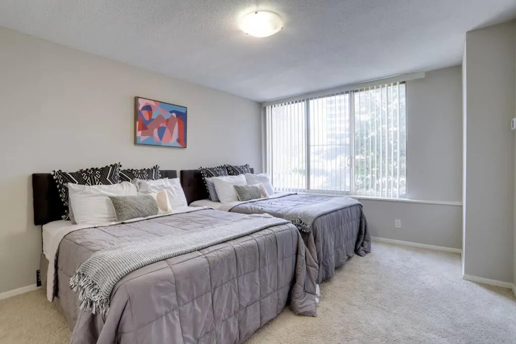 Image 5 of Amazing 2 Bedroom Apartment at Arlington With Gym