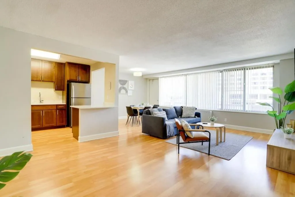 Image of Amazing 2 Bedroom Apartment at Arlington With Gym