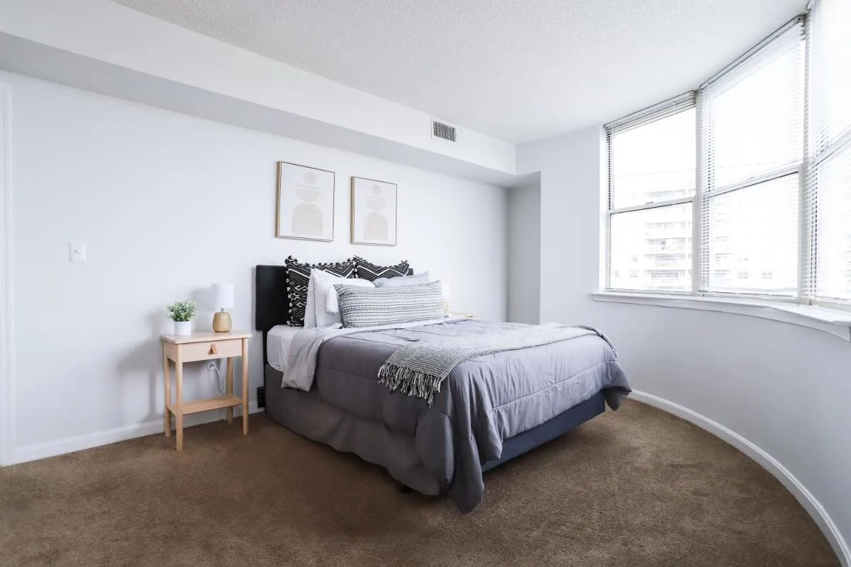 Image 2 of Amazing 2 Bedrooms Condo at Ballston with gym