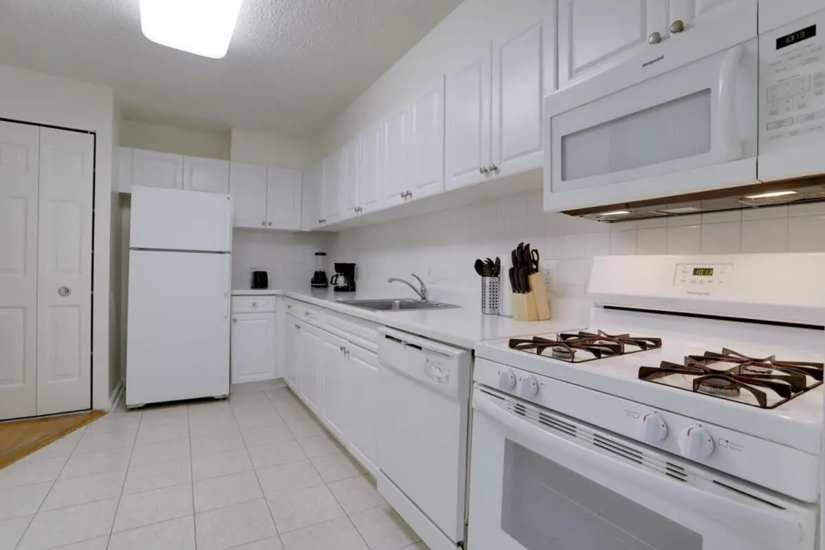Image 5 of Apartment Near to Metro Station at Crystal city