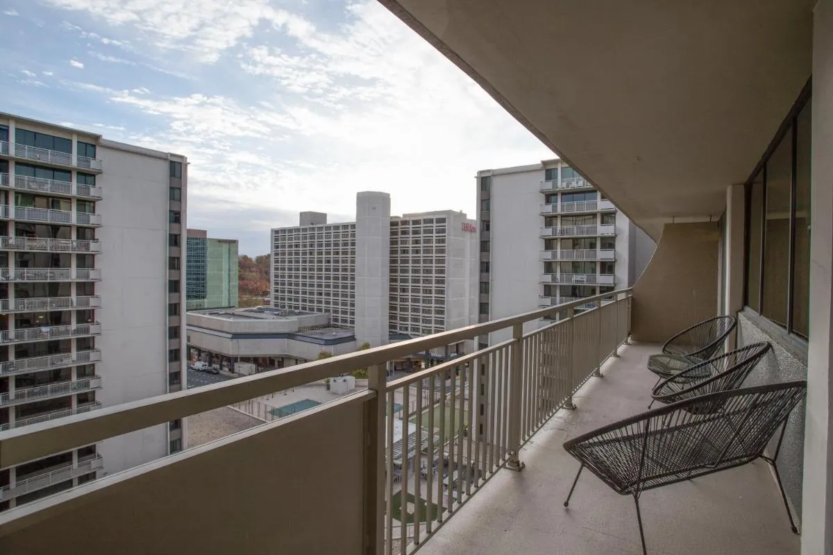 Image 5 of Apartment Steps Away From Crystal City Metro Station