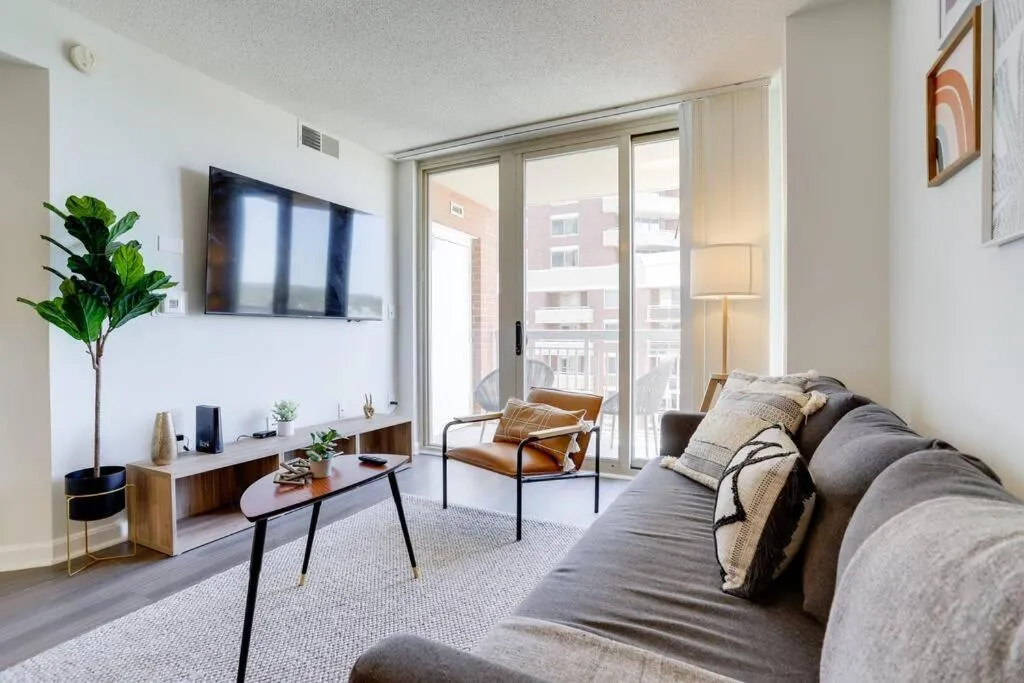 Image of Awesome 1 Bedroom Condo At Ballston Place With Gym