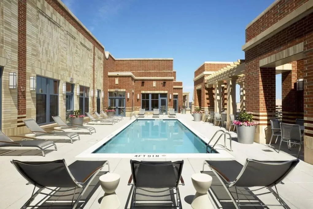 Image 1 of Beautiful 1 Bedroom Apartment at Pentagon City
