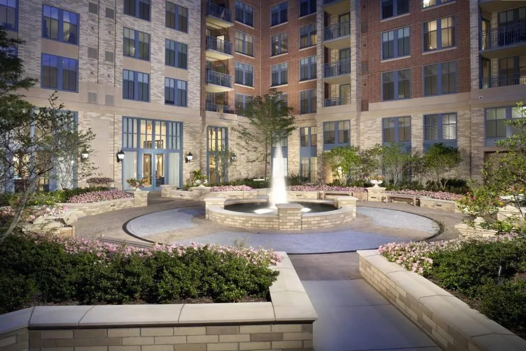 Image 6 of Beautiful 1 Bedroom Apartment at Pentagon City