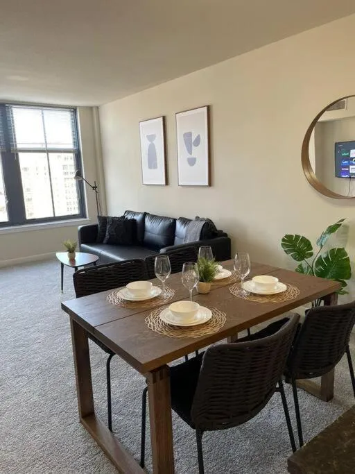 Image 3 of Beautiful 1 Bedroom Apartment at Pentagon City