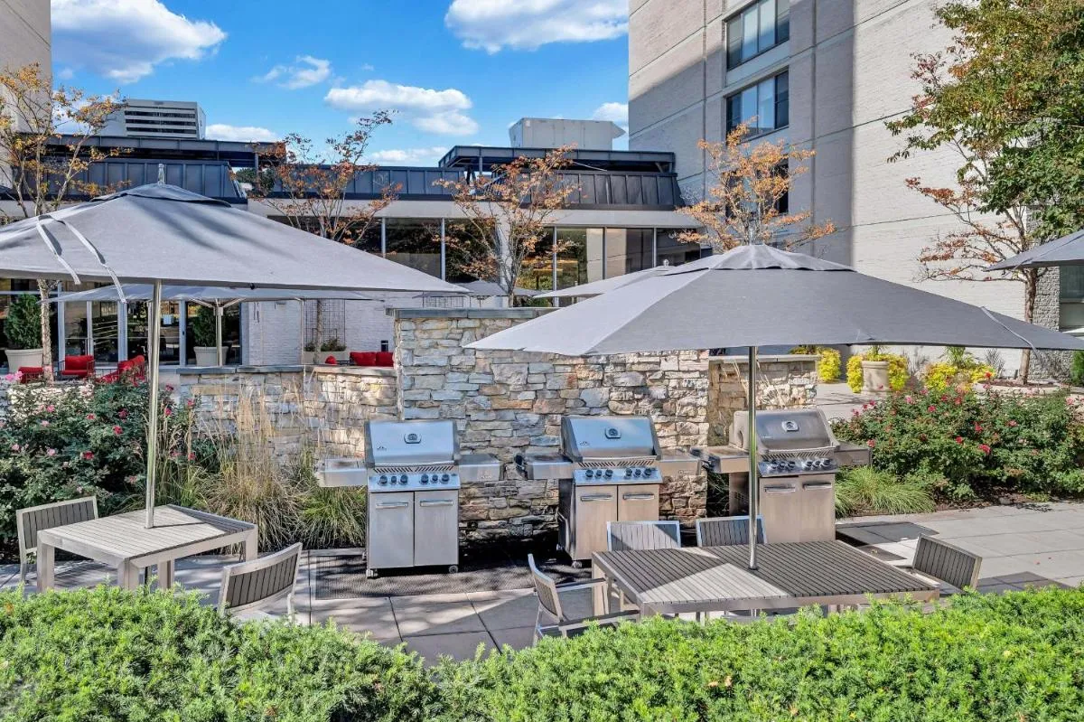 Image 4 of Beautiful 2BR Apartment at Crystal City With Gym