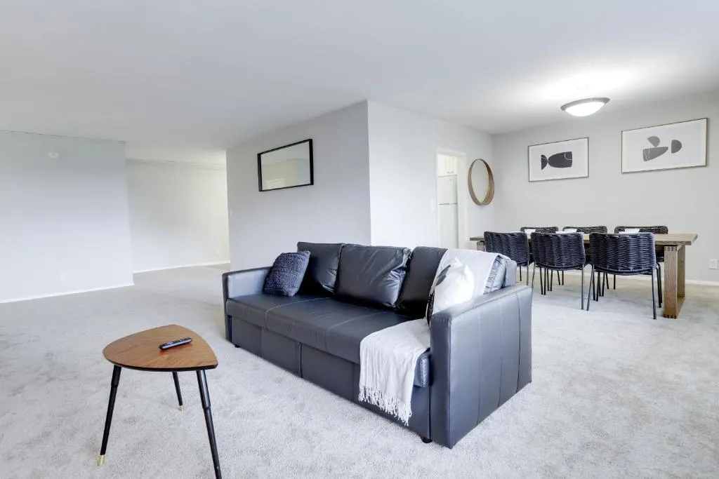 Image of Beautiful 2 BR Apt At Crystal City With Gym