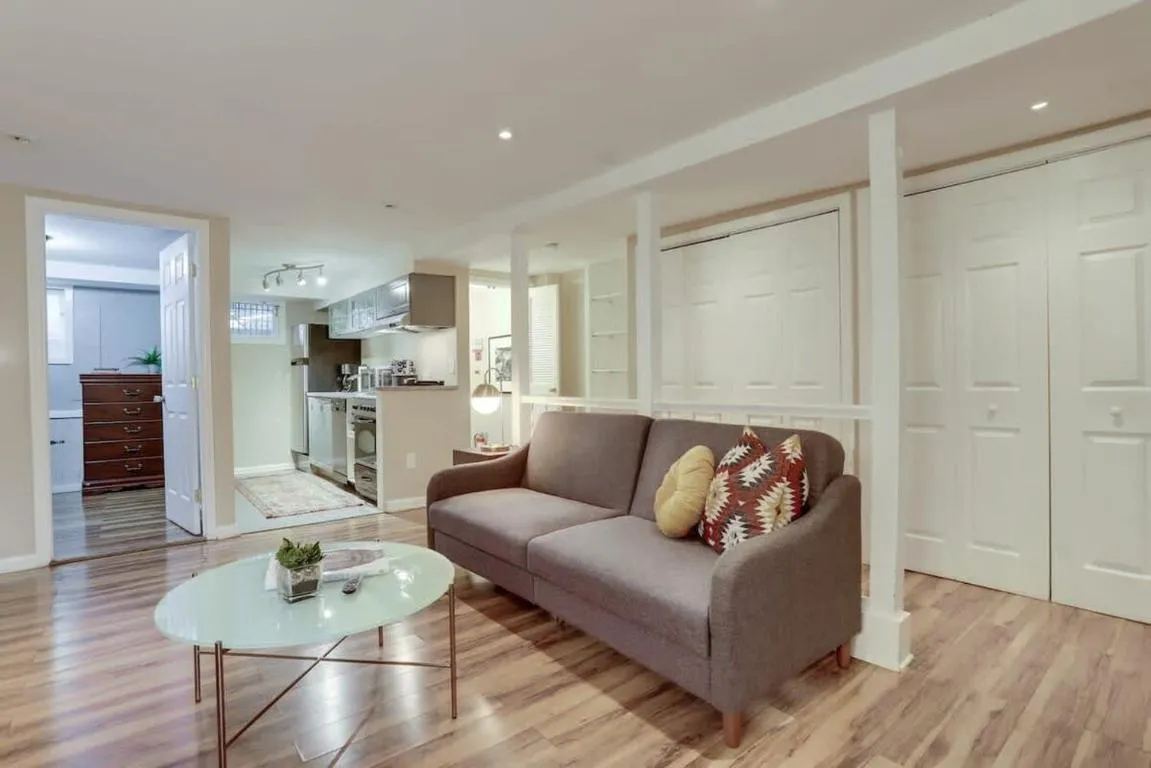 Image of Beautiful 2 Bedroom across from The House of Representatives