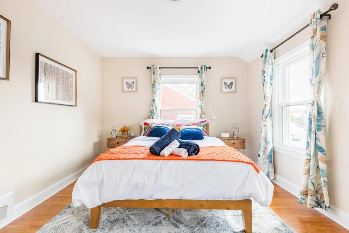Image 6 of Beautiful House 9 Beds King Bed 3 Baths Family Friendly