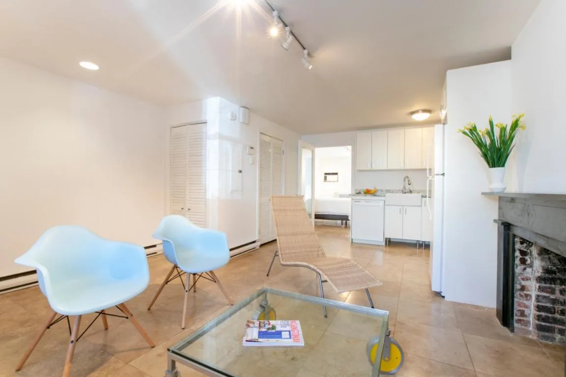 Image 1 of Big Bright 1 BR at U/Shaw + 14th on Quaint Swann