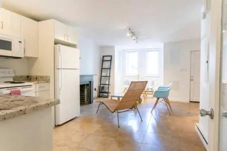 Image 5 of Big Bright 1 BR at U/Shaw + 14th on Quaint Swann