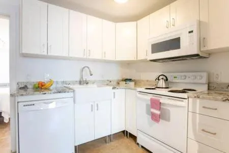 Image 6 of Big Bright 1 BR at U/Shaw + 14th on Quaint Swann