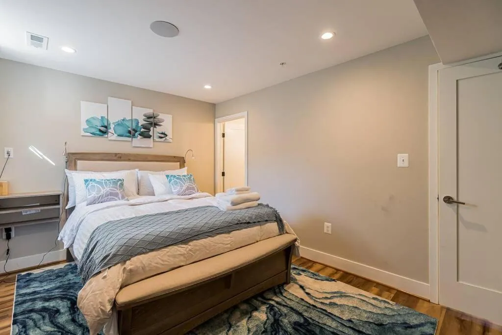 Image 1 of Bougainvillea DC 2 bedrooms 2 bathrooms plus den with twin sofa bed and queen sofa bed in living room