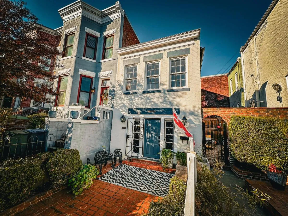 Image 1 of Capitol Hill Carriage House