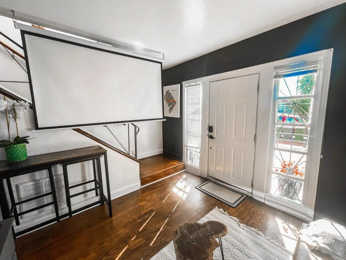Image 5 of Capitol Hill Carriage House