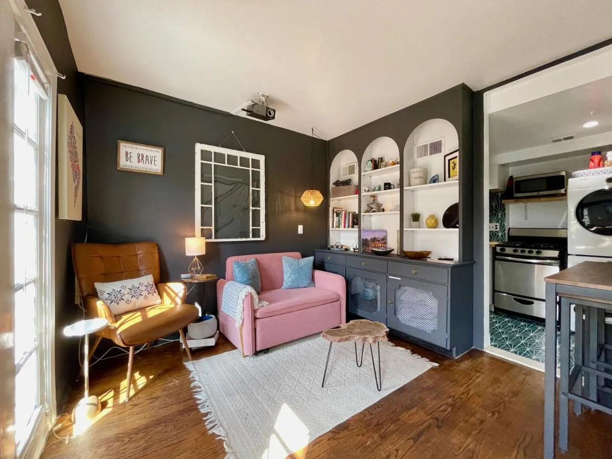 Image 3 of Capitol Hill Carriage House