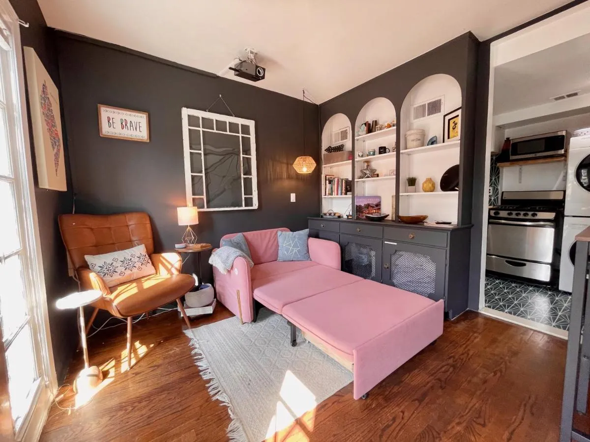 Image 4 of Capitol Hill Carriage House