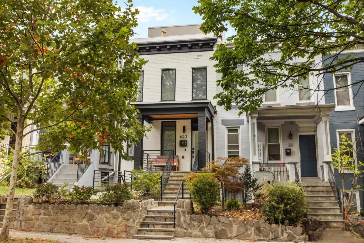 Image 5 of Central DC 5-BR Townhome – Walk to METRO-rail