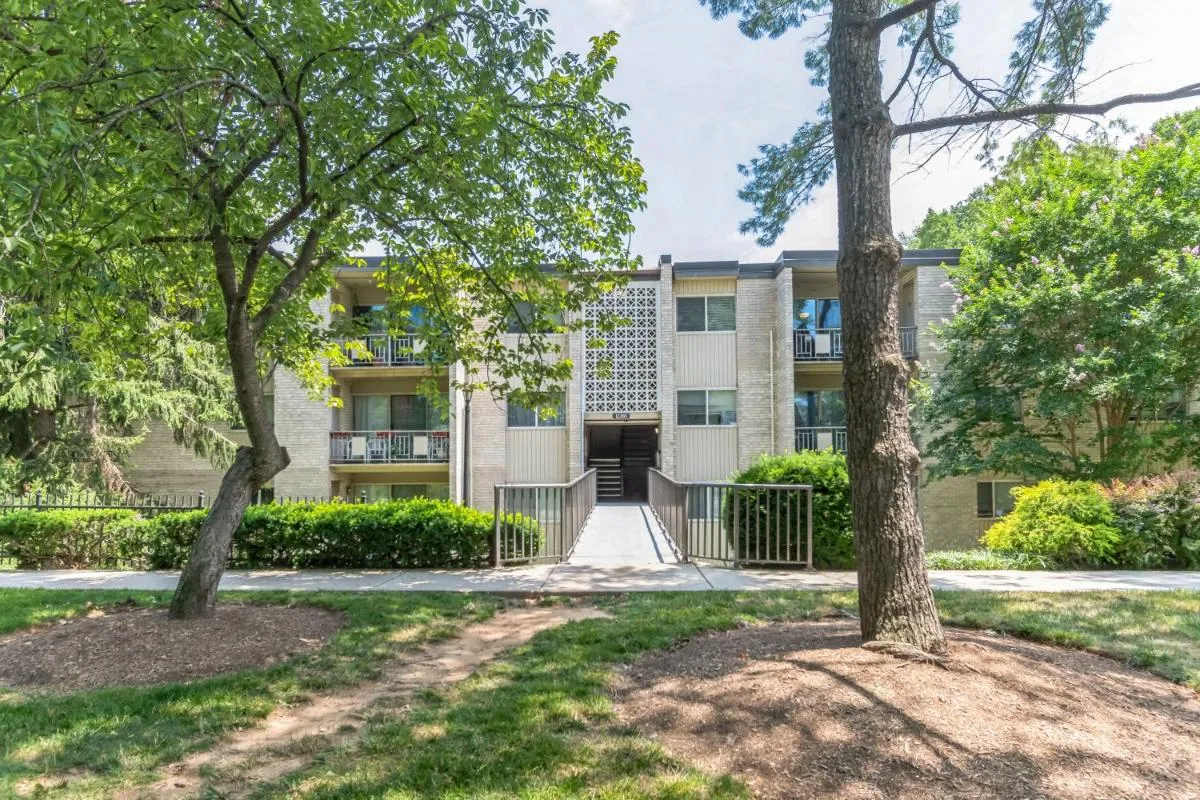 Image 5 of Charming Condo in North Bethesda condo