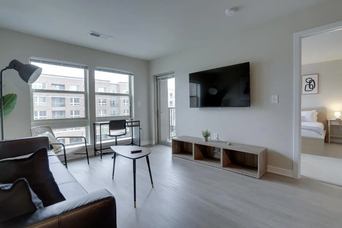 Image 6 of Charming Condo with Nice Amenities at Alexandria