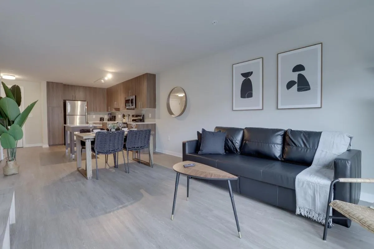 Image 4 of Charming Condo with Nice Amenities at Alexandria