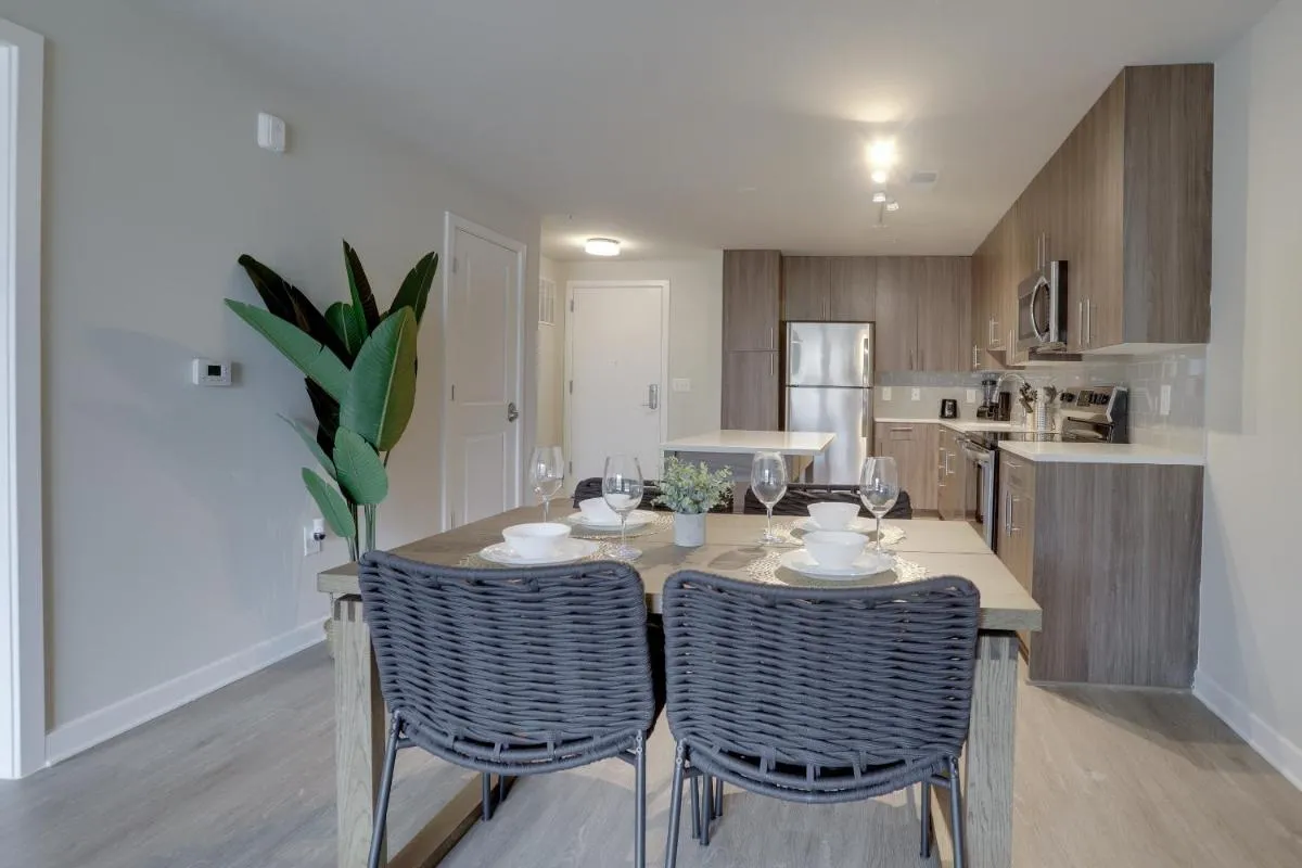Image 3 of Charming Condo with Nice Amenities at Alexandria