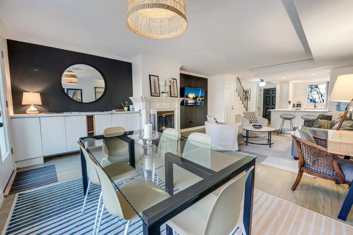 Image 4 of Chic & Central Foggy Bottom DC Stay