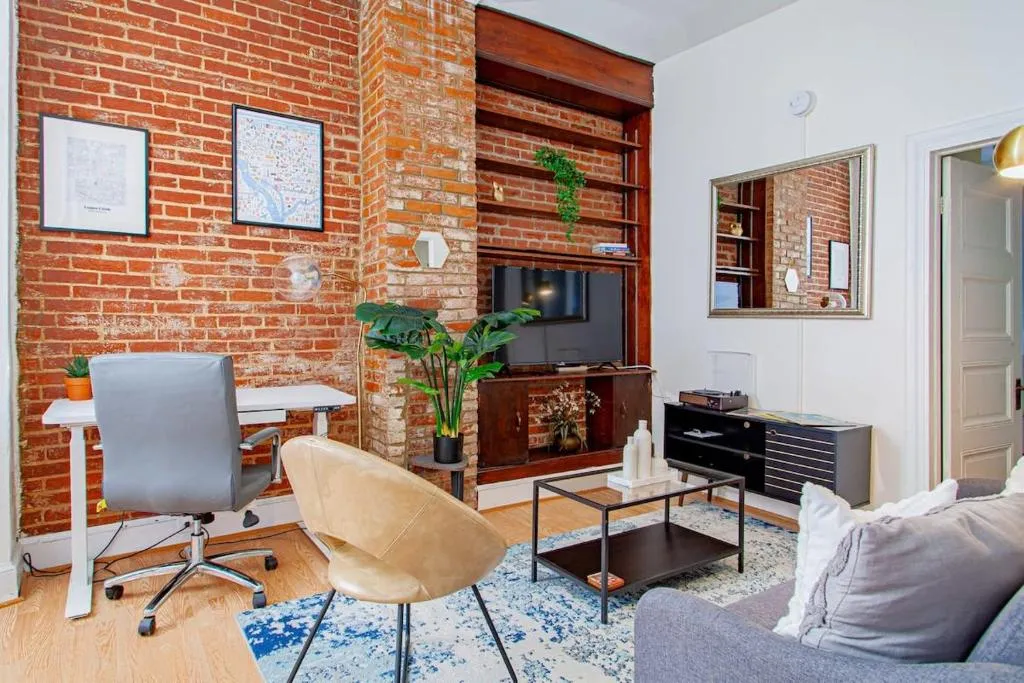 Image of Classy 1-BR Flat Nestled Between Dupont & Logan