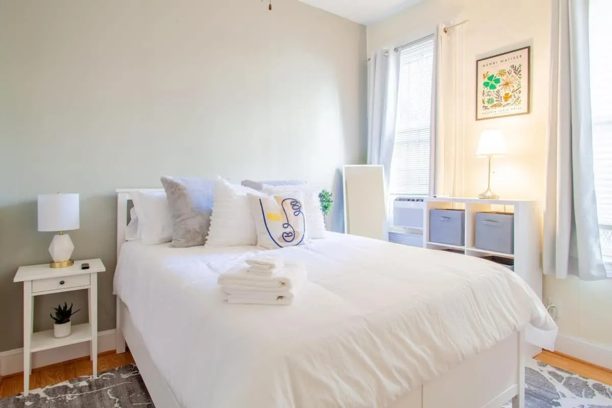 Image 5 of Classy 1-BR Flat Nestled Between Dupont & Logan