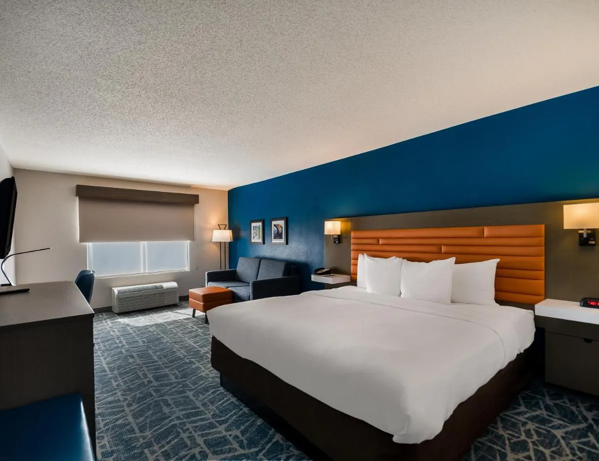 Image 1 of Comfort Inn Falls Church – Tysons Corner