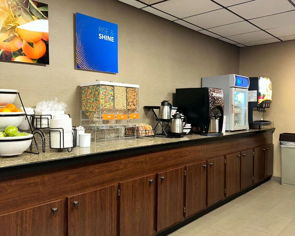 Image 5 of Comfort Inn Falls Church – Tysons Corner